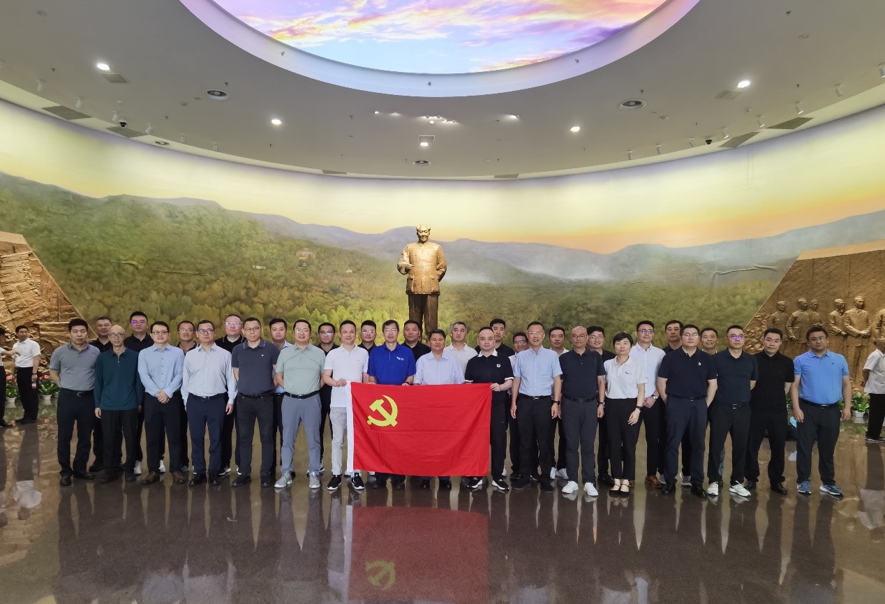 宝运莱控股党委组织高管职员旅行香山革命纪念馆